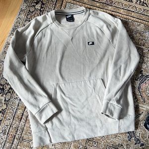 Men’s Nike Crew Neck. Size L.